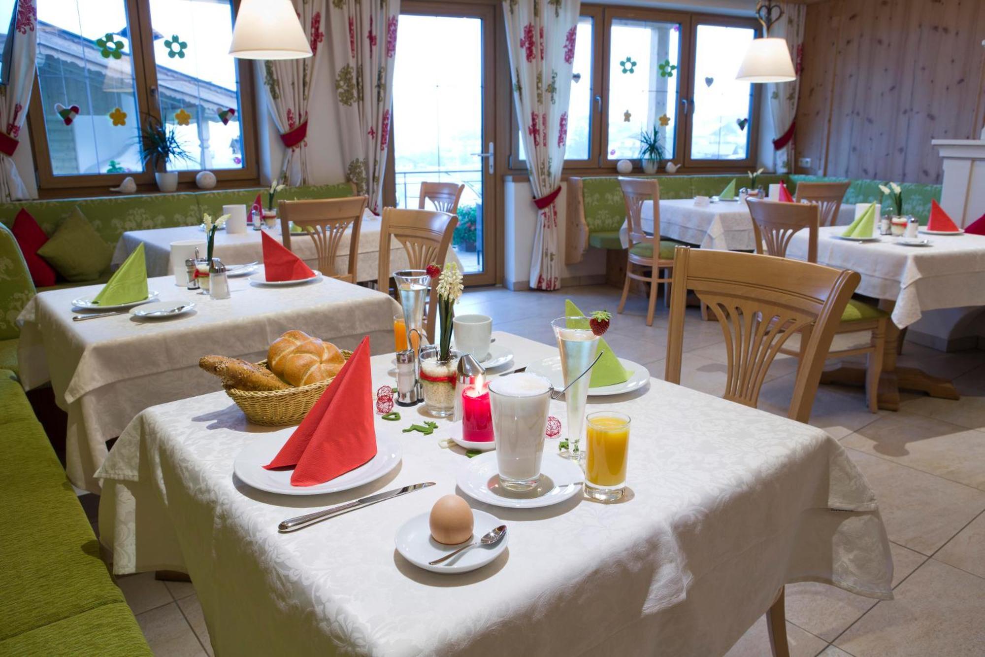 Hotel Garni Bavaria Ellmau Bagian luar foto